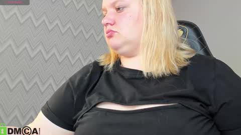 Snapshot of betty_bass chatting on 09/15/25, 12:21 Bagira online show from 09/15/25, 12:21