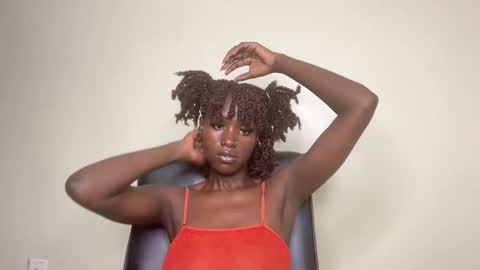 Snapshot of betty_fire_ chatting on 01/05/25, 01:47 Adah online show from 01/05/25, 01:47