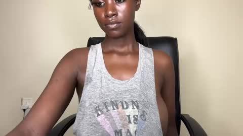 Snapshot of betty_fire_ chatting on 01/27/25, 11:54 Adah online show from 01/27/25, 11:54