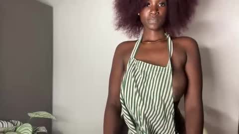 Snapshot of betty_fire_ chatting on 10/25/25, 01:02 Adah online show from 10/25/25, 01:02