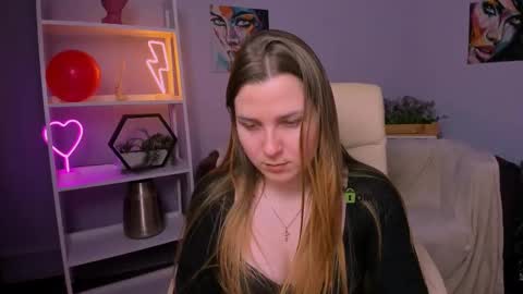 Snapshot of betty_luck chatting on 02/18/25, 04:48 your dream online show from 02/18/25, 04:48