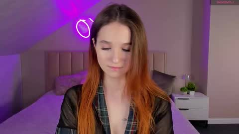 Snapshot of betty_nicolsson chatting on 10/22/25, 10:26 Eva online show from 10/22/25, 10:26