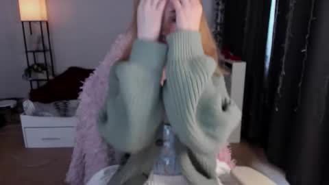 Snapshot of betty_witchy chatting on 11/16/25, 03:12 Dory make me happier online show from 11/16/25, 03:12