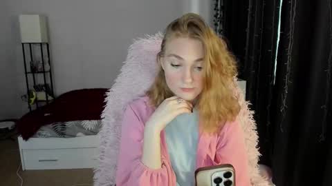 Snapshot of betty_witchy chatting on 12/01/25, 03:22 Dory make me happier online show from 12/01/25, 03:22
