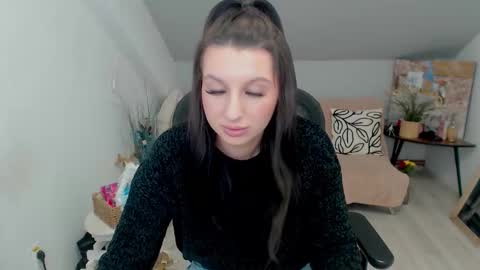 bettyjamess online show from 10/27/25, 08:24