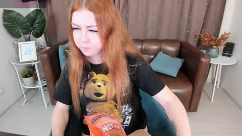 Snapshot of bettyurbane chatting on 01/30/25, 07:18 Mila Sweet online show from 01/30/25, 07:18