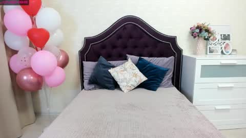 Snapshot of bettyurbane chatting on 02/17/25, 04:31 Mila Sweet online show from 02/17/25, 04:31