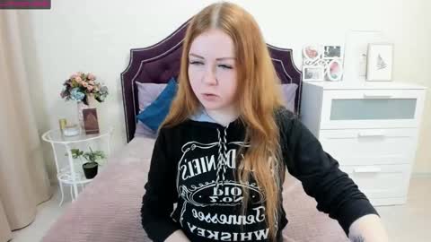 Snapshot of bettyurbane chatting on 02/21/25, 04:29 Mila Sweet online show from 02/21/25, 04:29