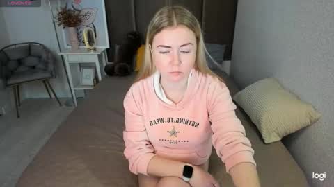 Mila Sweet online show from 11/18/25, 05:12