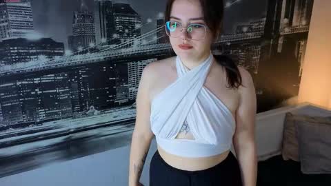 Snapshot of bettywatkins chatting on 12/13/25, 11:10 bettywatkins online show from 12/13/25, 11:10