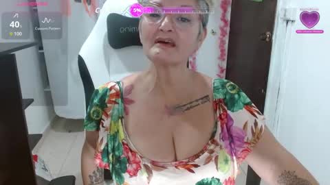 Snapshot of bety_cum3 chatting on 11/02/25, 12:02 bibiana online show from 11/02/25, 12:02