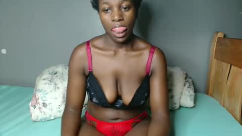 Snapshot of beverly_bay chatting on 06/02/26, 12:34 beverly online show from 06/02/26, 12:34