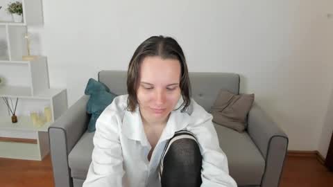 Snapshot of beverlyhodgess chatting on 05/13/26, 08:01 beverlyhodgess online show from 05/13/26, 08:01