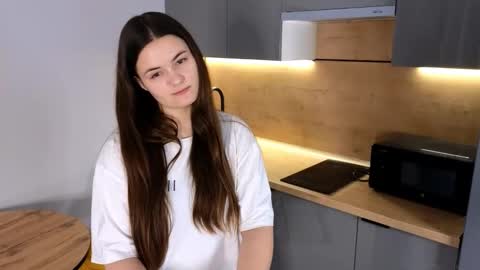 Snapshot of beverlyprice chatting on 11/29/25, 07:22 Alissa online show from 11/29/25, 07:22