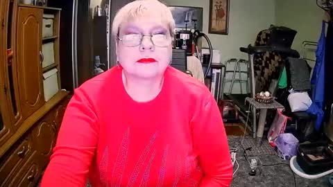 BeverlyQCynia online show from 10/22/25, 01:44