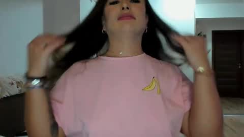   BeyonceDoll       Twitter DollBeyonce    online show from 11/27/25, 08:55