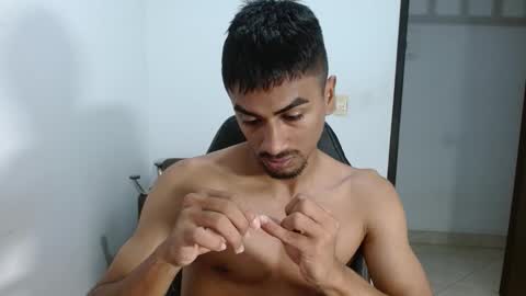 Snapshot of bfernando_05 chatting on 09/16/25, 02:01 BAYRON online show from 09/16/25, 02:01