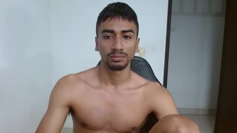 Snapshot of bfernando_05 chatting on 09/20/25, 11:44 BAYRON online show from 09/20/25, 11:44