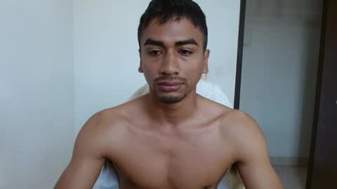 Snapshot of bfernando_05 chatting on 09/24/25, 12:19 BAYRON online show from 09/24/25, 12:19