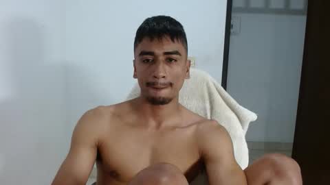 Snapshot of bfernando_05 chatting on 10/13/25, 03:39 BAYRON online show from 10/13/25, 03:39