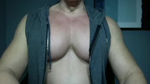 BGDKMUSCLEGUY - SELECTED BY CHATURBATE AS A TOP BROADCASTER FOR 2023 online show from 01/27/25, 01:26