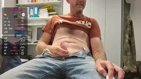 Snapshot of bi_french69 chatting on 09/24/25, 04:32 My name is David and if you like public exhibitions you wont be disappointed with me LoL - My favorite vibes is 44  online show from 09/24/25, 04:32