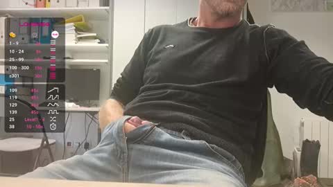 Snapshot of bi_french69 chatting on 10/08/25, 07:50 My name is David and if you like public exhibitions you wont be disappointed with me LoL - My favorite vibes is 44  online show from 10/08/25, 07:50