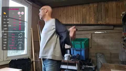 Snapshot of bi_french69 chatting on 10/26/25, 02:23 My name is David and if you like public exhibitions you wont be disappointed with me LoL - My favorite vibes is 44  online show from 10/26/25, 02:23