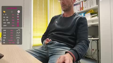 Snapshot of bi_french69 chatting on 11/24/25, 11:54 My name is David and if you like public exhibitions you wont be disappointed with me LoL - My favorite vibes is 44 online show from 11/24/25, 11:54