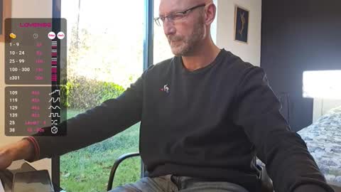 Snapshot of bi_french69 chatting on 11/26/25, 09:32 My name is David and if you like public exhibitions you wont be disappointed with me LoL - My favorite vibes is 44 online show from 11/26/25, 09:32