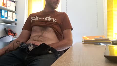 My name is David and if you like public exhibitions you wont be disappointed with me LoL - My favorite vibes is 44  online show from 05/12/26, 04:15