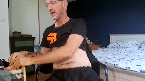 My name is David and if you like public exhibitions you wont be disappointed with me LoL - My favorite vibes is 44  online show from 06/08/26, 06:47
