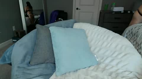 Snapshot of bi_sexualmilf chatting on 12/02/24, 05:15 Bi sexualmilf Fansly  online show from 12/02/24, 05:15