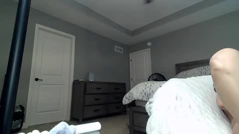 Snapshot of bi_sexualmilf chatting on 12/16/24, 05:22 Bi sexualmilf Fansly  online show from 12/16/24, 05:22