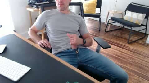 Snapshot of bi_sexy_man chatting on 06/15/26, 05:15 bi_sexy_man online show from 06/15/26, 05:15