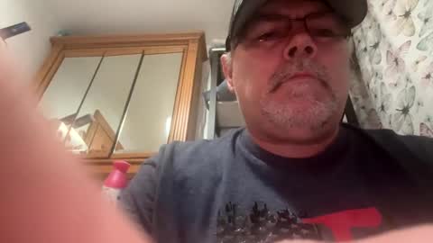 Snapshot of biaggiohint74 chatting on 01/03/25, 04:55 Badger online show from 01/03/25, 04:55