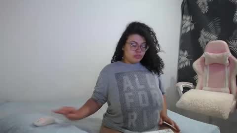 Bianca Tuesday to Sunday from 2am to 6am UTC-5 online show from 10/17/25, 12:47