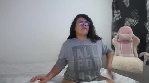 Bianca Tuesday to Sunday from 2am to 6am UTC-5 online show from 11/03/25, 09:32