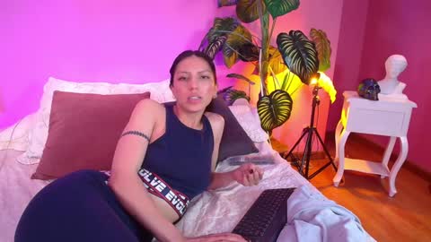 Bianca online show from 12/20/24, 10:16
