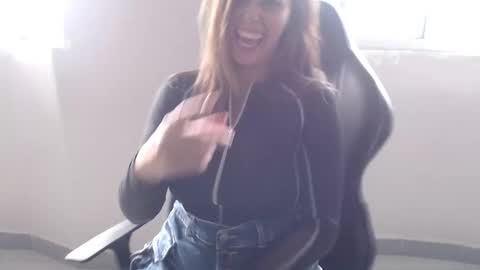 Snapshot of bianca_vega_ chatting on 12/19/25, 05:53 bianca_vega_ online show from 12/19/25, 05:53