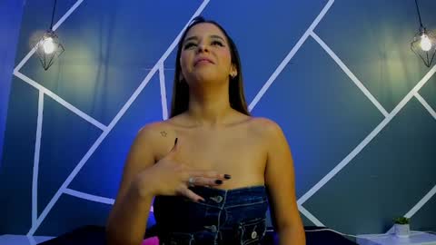 Snapshot of bianca_vega_ chatting on 04/10/26, 11:15 bianca_vega_ online show from 04/10/26, 11:15