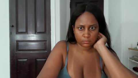 Snapshot of biancadoesitright chatting on 06/08/26, 01:28 biancadoesitright online show from 06/08/26, 01:28