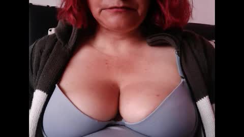 Snapshot of biancasteel chatting on 09/14/25, 06:29 biancasteel online show from 09/14/25, 06:29