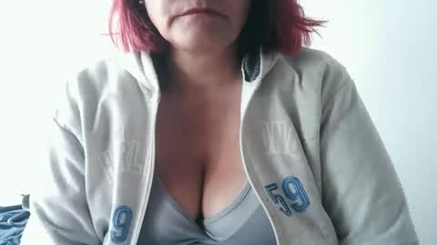 Snapshot of biancasteel chatting on 09/15/25, 12:49 biancasteel online show from 09/15/25, 12:49