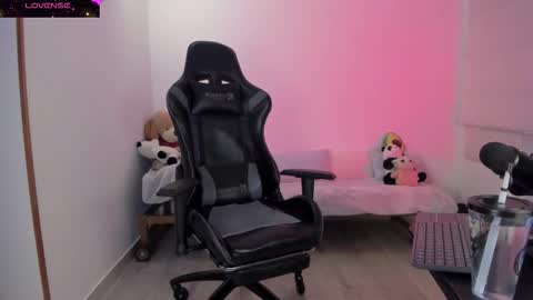 Snapshot of biancastrongg chatting on 10/14/25, 02:12 Biancastrong.. IGThebiancastrong online show from 10/14/25, 02:12