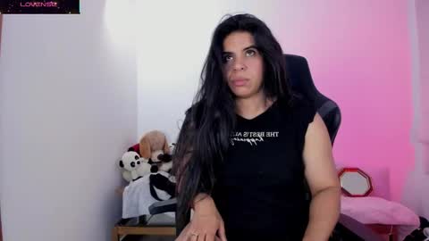 Snapshot of biancastrongg chatting on 11/27/25, 02:08 Biancastrong.. IGThebiancastrong online show from 11/27/25, 02:08