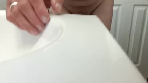 bibottom68942 online show from 10/24/25, 08:33