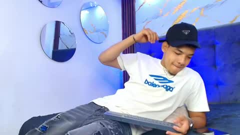 Snapshot of bick_jhonn chatting on 05/28/26, 07:22 Bick Khonn online show from 05/28/26, 07:22