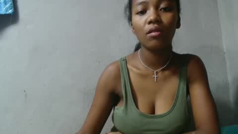 bienvenue987832 online show from 05/05/26, 03:03
