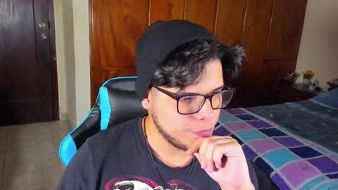 Snapshot of big_cockjughead chatting on 11/14/25, 12:42 Logan Sprouse online show from 11/14/25, 12:42